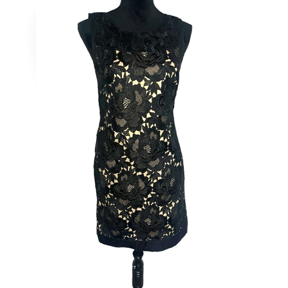 WHITE HOUSE BLACK MARKET LACE SHEATH COCKTAIL‎ BLACK FLORAL DRESS SIZE 0